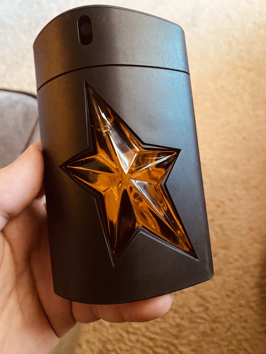 FragrancedOUD's tweet photo. MY #sotd today is Mugler A*MEN PURE MALT. another chilly day.  I wore Versace Pour Homme this morning.  What’s yours? @muglerofficial @manfredthierrymugler #mugler #angelmenpuremalt #amenpuremalt #puremalt #scentoftheday #fragrance #cologne #mensfragrance #menscologne #fragrances https://t.co/HOmnNX8bZE
