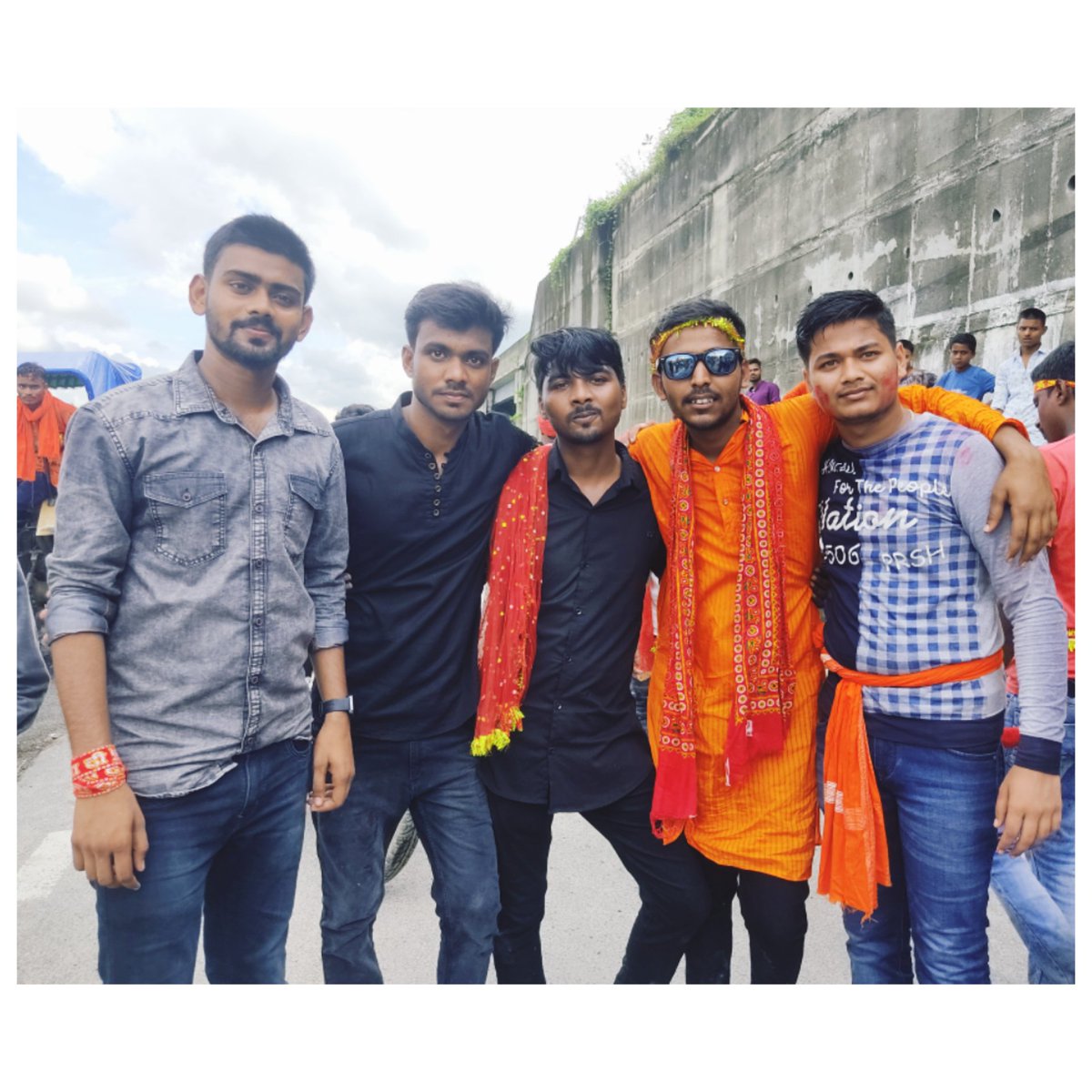 niteshmodi_'s tweet photo. #visarjan #visarjan2022 #durgapuja #dpvibes❤ #dussehra #friends #memories https://t.co/QVGfDvLxX6