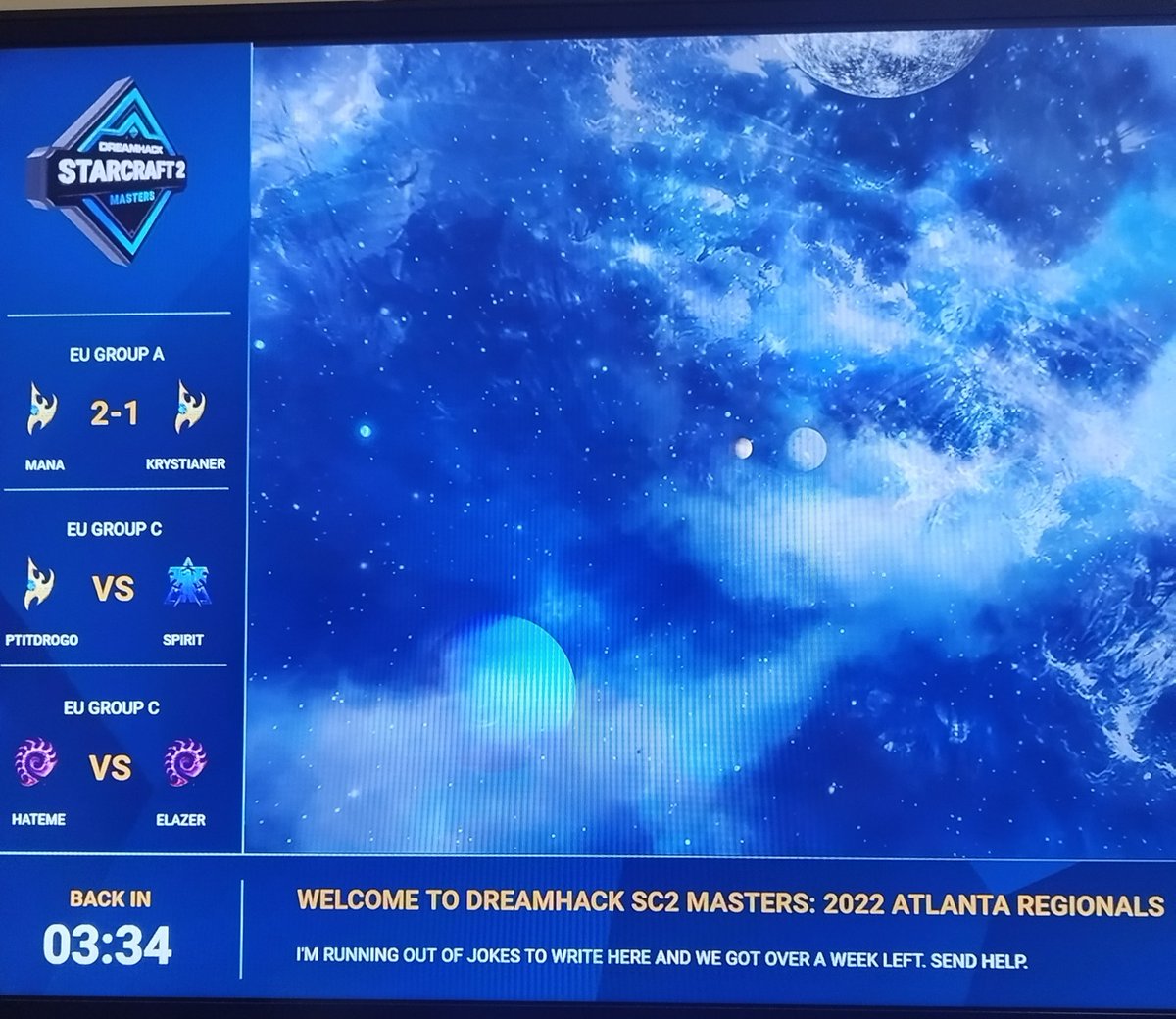 unmutedSoul's tweet photo. Let's help the one is writing the comentaries 🫶🏻
😂😂😂😂
@ESLSC2 
#sc2 https://t.co/mJAHt7qlDX