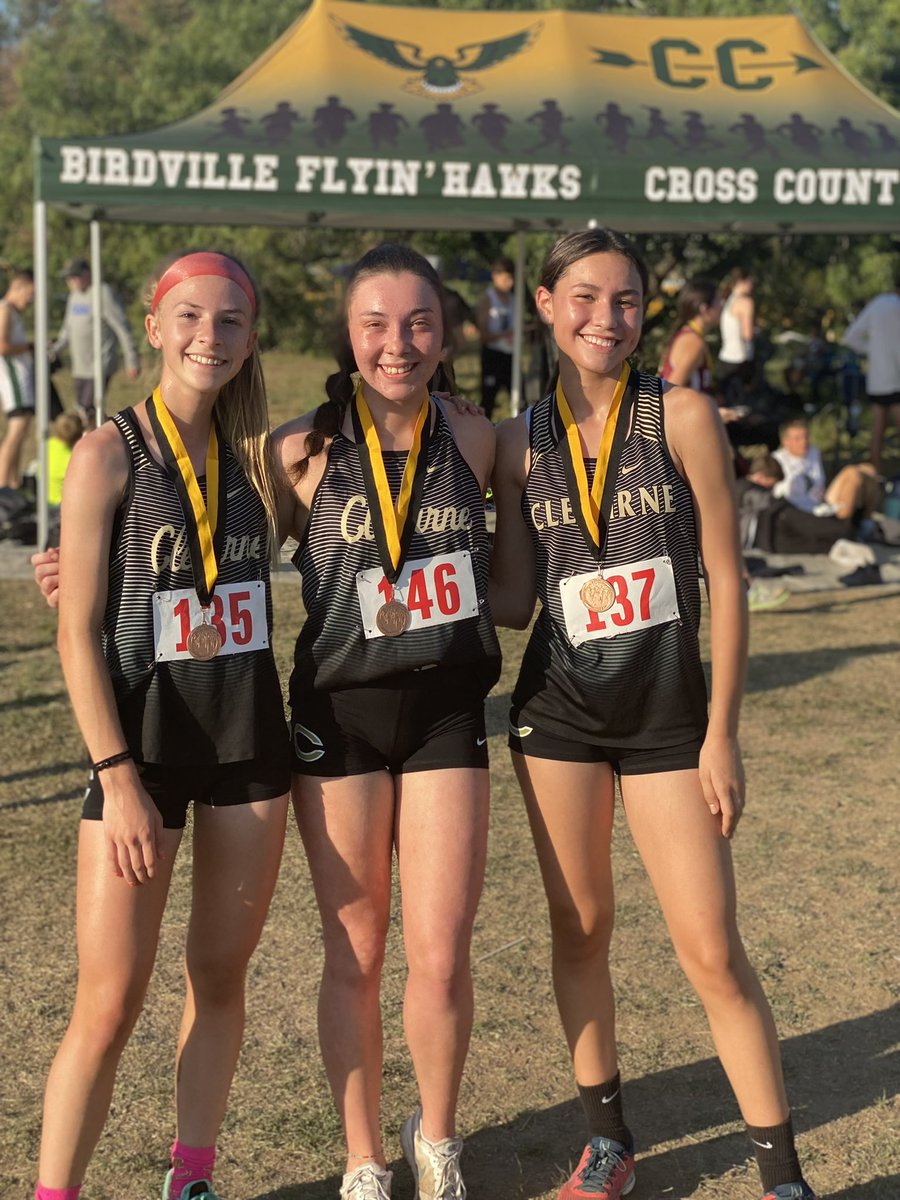 CleburneXc's tweet photo. Medal winners from district warm up at The Buff.
VG
Kayla Abbott 10
Autumn Casillas 11
Alexis Staton 12
VB
Benjamin Ludlow 8
Jack Murray 16
JVB
Max Cary 13
Boston Bicknell 19 @CleburneISD @CISDSports @cleburnehigh @Kayla7Ab @BenjaminLudlow9 @AlexisStaton07 @autumn_casillas https://t.co/RElMvuIZTV