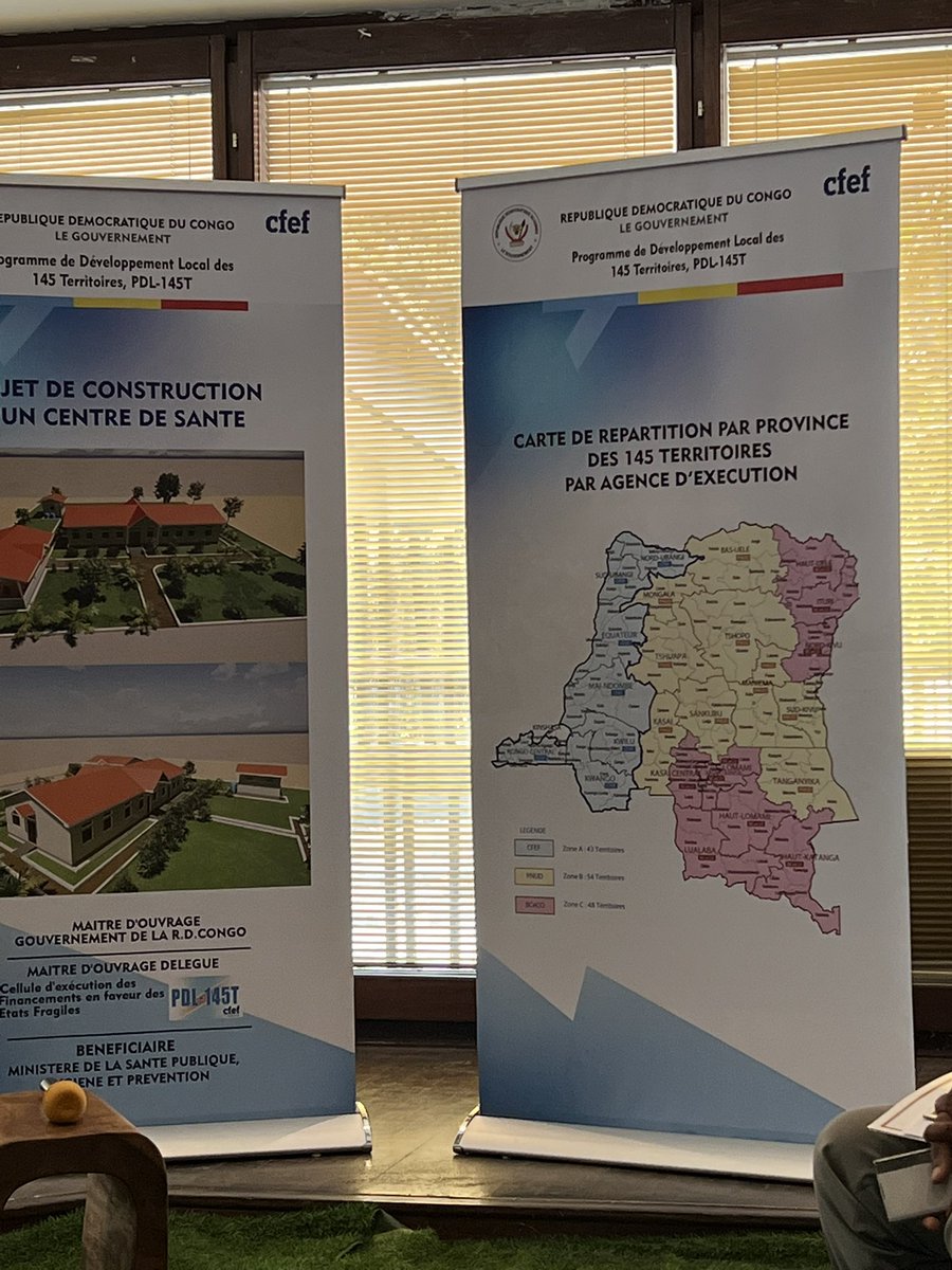 PatrickMuyaya's tweet photo. #RDC : Signature des contrats des marchés entre la #Cfef et les sociétés congolaises sélectionnées dans le cadre du #PDL145 pour la construction des écoles, centres de santé et bâtiments administratifs dans 7 provinces. Dernière étape avant le démarrage effectif des travaux. https://t.co/NF2QiDCtki