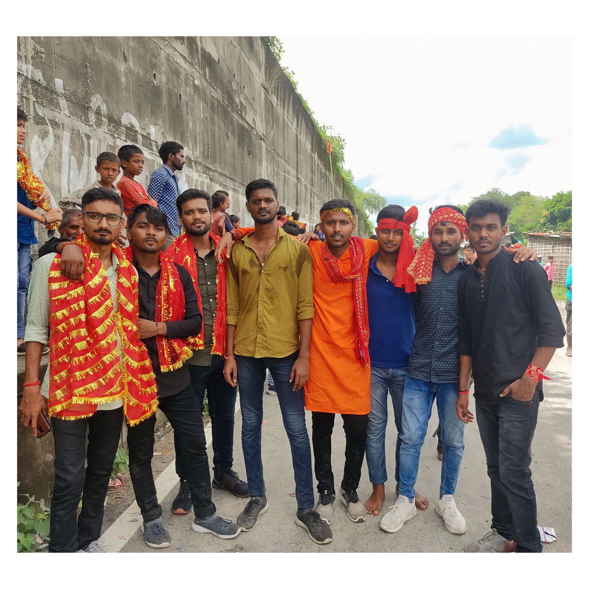 niteshmodi_'s tweet photo. #visarjan #visarjan2022 #durgapuja #dpvibes❤ #dussehra #friends #memories https://t.co/QVGfDvLxX6
