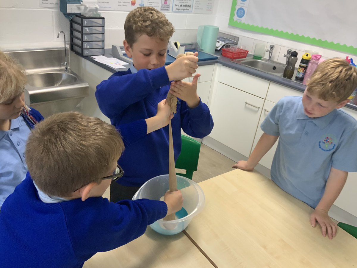 Some interesting reactions to our model of the digestive system in <a href="/Layton_Y4/">Year 4 Layton Primary School</a> 🤢😂💩