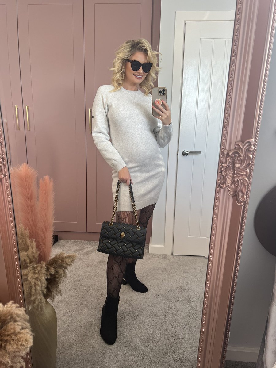 Amy Hart tweet media