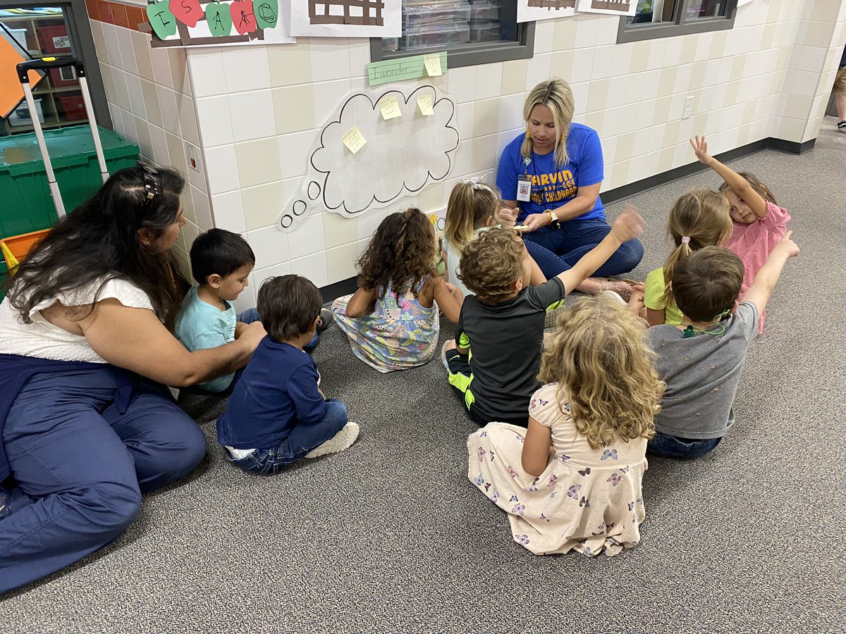 What do you wonder? <a href="/MrsShimekELE/">Bailey Shimek</a> and her Shining Stars are wondering about fall. You’re never too young to start wondering! #NTtrailblazers #1LISD #earlychildhood #inquirybasedlearning