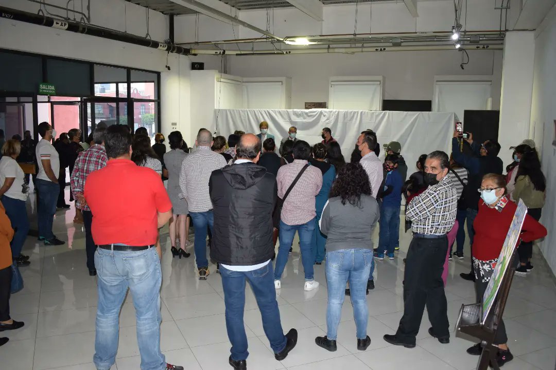 Ayer junto con la Mtra. <a href="/OdetteDupeyron/">Odette Dupeyron</a> inauguramos en <a href="/CulturaTlalne/">Cultura Tlalnepantla</a> la exposición "ENSAYOS, primera muestra del taller de dibujo y pintura 2022", dirigida por el Mtro. Guillermo Padilla Diaz de León. 

Galería José Luis Cuevas del 5 al 21 de octubre 2022 de 9:00 a 18:00 hrs.