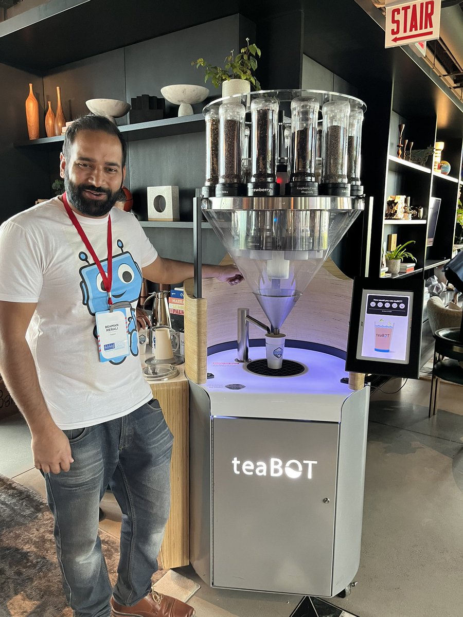 Ran into this fantastic #Sudbury start-up <a href="/ChicagoVCSummit/">Chicago Venture Summit by WBC</a>! Congrats <a href="/myteabot/">teaBOT</a> on your success. #ARobotMadeMyTea <a href="/ResourcefulCity/">Resourceful City Sudbury</a> <a href="/investontario/">Invest Ontario</a>