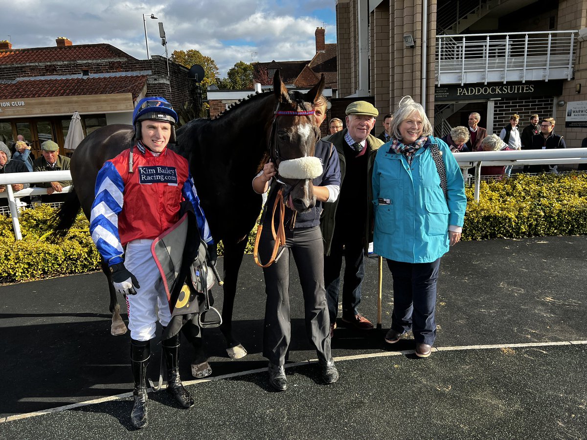 Always good to have a winner at @ExeterRaces  or rather the rerouted @WarwickRaces . Gerard Mentor gives 10lb claiming jockey Kai Lenihan his first winner for us on his second ride. #teamthorndale #topteam @NichollsMat @msleighpollard @KatePaddock1 #fedtowin on @DodsonHorrell