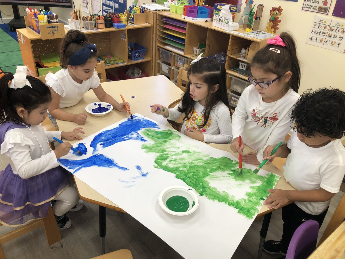 BrightToo5's tweet photo. We can paint Water Lilies like Monet! 🧑🏻‍🎨🖼👩🏽‍🎨 @wnyecc @WestNYSchools Ms. Fatima and Ms. Lily’s Class https://t.co/1vU9fO1afD