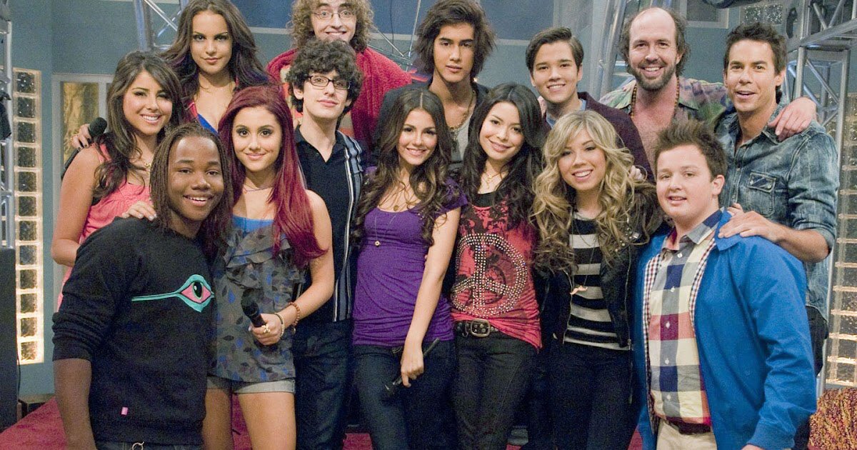 LeahhHunt's tweet photo. idc what marvel has to say, THIS was the original multiverse of madness https://t.co/r950YQgqTK