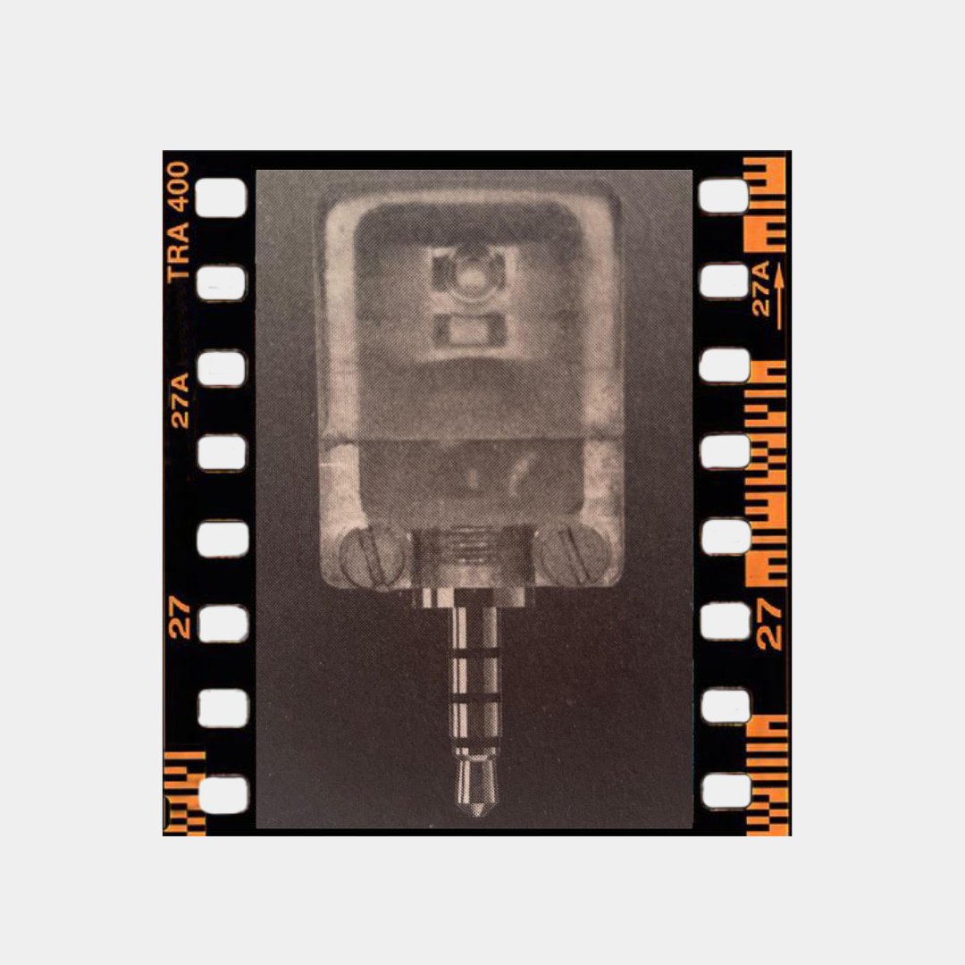 2000F's tweet image. Want to see the first-ever Square reader I built for Steve Jobs? Talk about a #ThrowbackThursday!