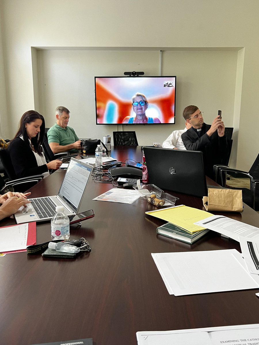 coachc9's tweet photo. Love the committee @SaintLeoUniv that I am blessed to serve #catholic committee is BACK ! ⛪️ ☀️ @SaintLeoTheo #corevalues Thank you for having me https://t.co/KHt2XLTgKN