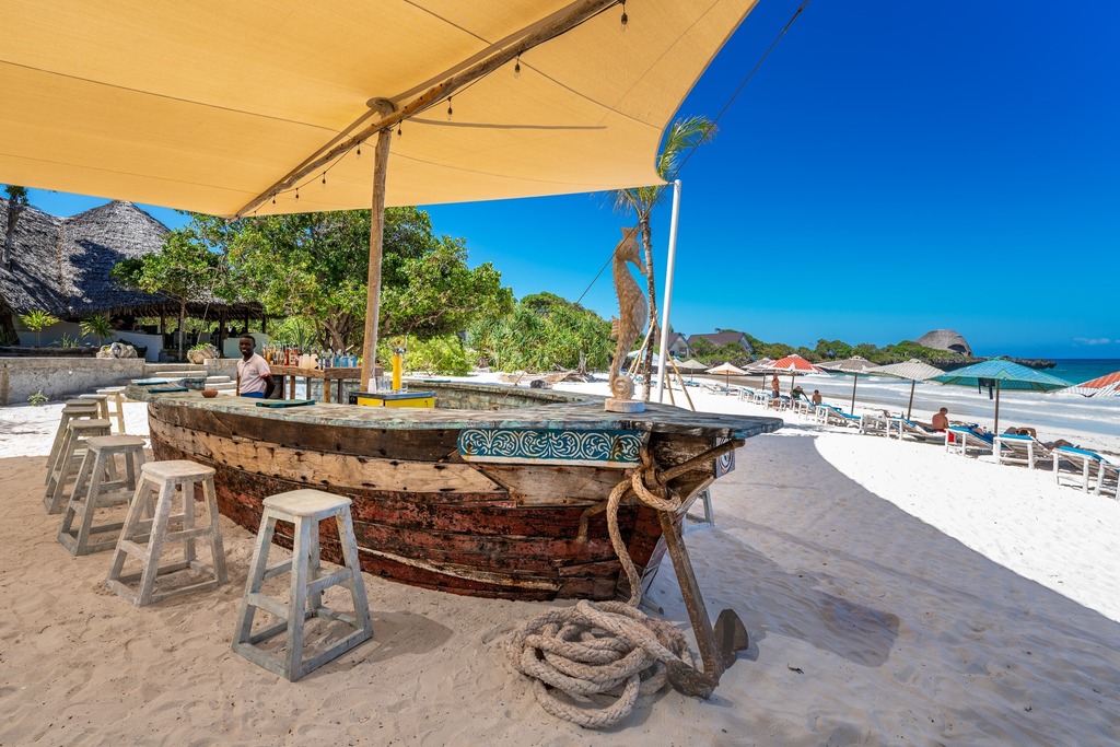 TheSandsKenya's tweet photo. Come spend your day with us at the beach! Relax and enjoy a refreshing drink at our new Boat Beach Bar in The Sands at Chale Island.🍹
#sandsatchaleisland #chaleisland #beachvacations #dreamdestination #beachlifestyle #perfectvacation #beachbar #summervibe #takemehere #dream… https://t.co/txKpYJbLc5