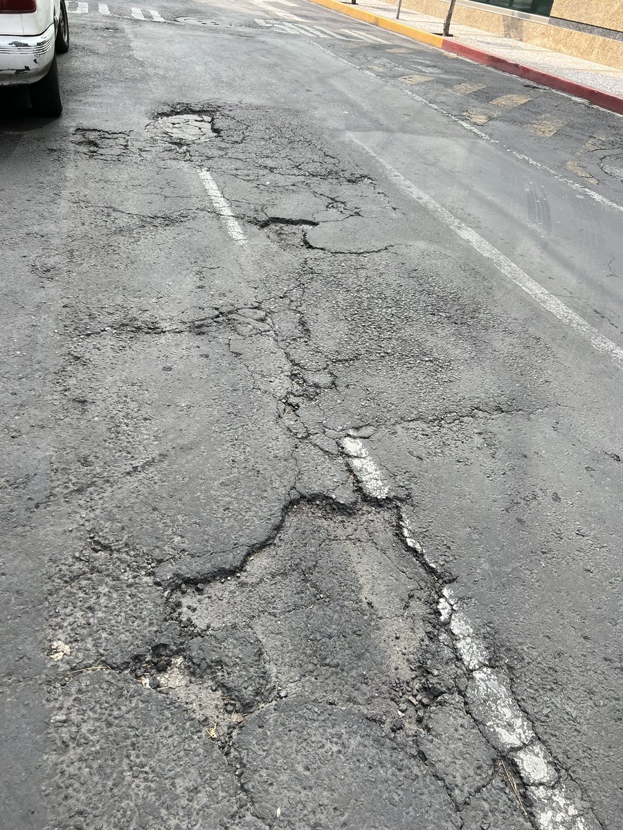 tavodelsol's tweet photo. Más y más baches en la @BJAlcaldia está vez en calle Duraznos entre Insurgentes Sur y Manzanas @AccionesBJ y @betotok agradeceré su apoyo para repararlos. Cc @BJcomunidad1 @PoderCiudadTV @PoderAG_BJ @abogabo @velocipedocdmx @pitobaches @PorBenitoJuarez https://t.co/O5ugFXQeDU