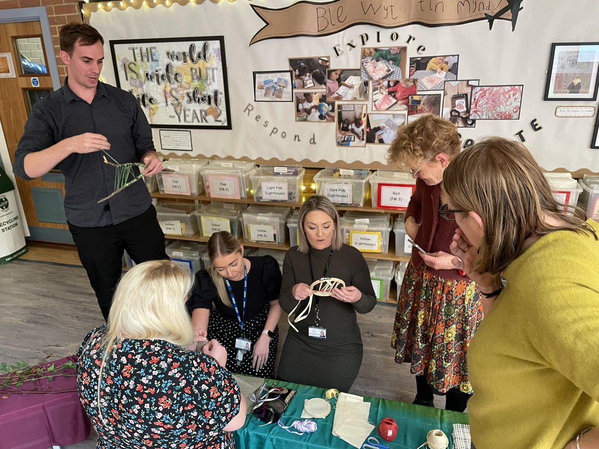 Miss Jones tweet media