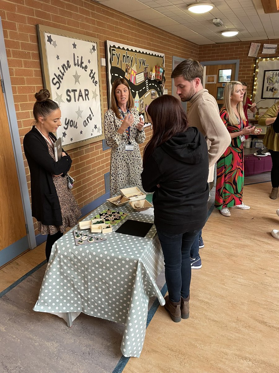 Miss Jones tweet media