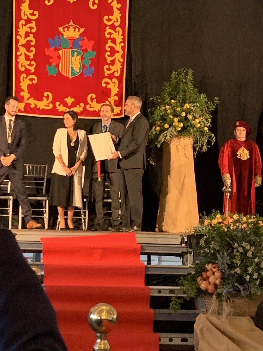 Es una gran honor para la <a href="/UniversidadMH/">UMH</a> y, especialmente, para la <a href="/EPSO_UMH/">ESCUELA POLITÉCNICA SUPERIOR DE ORIHUELA</a> recibir la Medalla de Oro del Excmo. Ayuntamiento de Orihuela <a href="/AytoOrihuela/">AytoOrihuela</a>