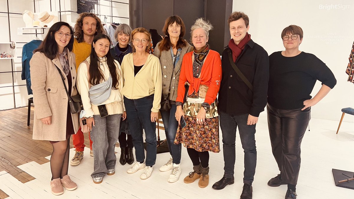 La semaine des autres modes continue. En visite ajd à la rencontre des commerces engagés : production locale, insertion, réemploi et sensibilisation <a href="/1083officiel/">1083</a> <a href="/LesResilientes/">Les Résilientes X Emmaüs Alternatives</a> <a href="/FrontDeMode/">Front de Mode</a> <a href="/Misericordia__/">Misericordia</a> <a href="/SloWeAre/">SloWeAre</a> 
👉 La carto complète est à retrouver sur <a href="/ParisGoodFashi1/">Paris Good Fashion</a>