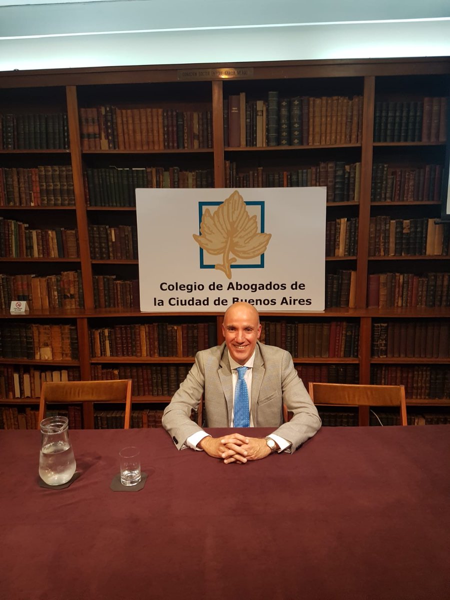 Ayer cerramos las jornadas sobre practica profesional en litigacion penal y el empleo de las garantias constitucionales, muchas gracias <a href="/CACBA/">CACBA</a> por el espacio!