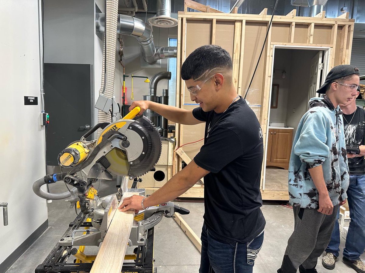 CampusThompson's tweet photo. What do apple cider, chop saws, medical files, and micro:bits have in common? TCC, of course!!! Learn more at the Open House on 10/11 5:30-7pm. https://t.co/fkMWcXkF6p https://t.co/veaLboIUDO