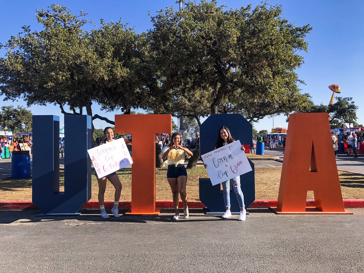 We're throwing it back to Best Fest 2019! Have you saved the date for Best Fest 2022? Make sure to join us on Friday, October 21 starting at 4pm for fun, food, and carnival rides!

Get more info: bit.ly/3asLmMs

#UTSA <a href="/UTSA_RP/">Roadrunner Productions</a> @UTSAStudents <a href="/UTSAAOII/">𝐀𝐋𝐏𝐇𝐀 𝐎𝐌𝐈𝐂𝐑𝐎𝐍 𝐏𝐈</a>