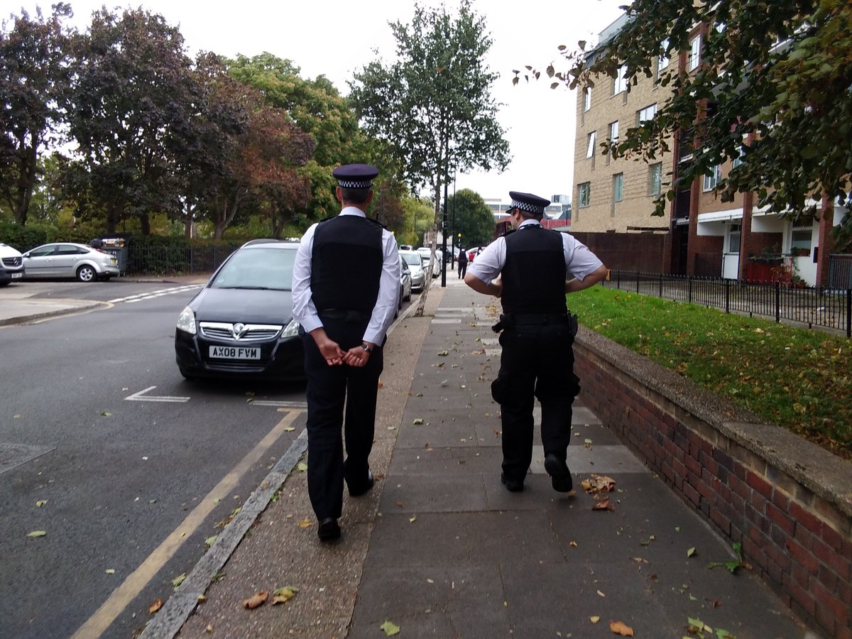 Stepney Green Safer Neighbourhood Team (@mpsstepneygreen) on Twitter photo Patrolling around the Ward doing weapon sweeps, checking blocks/ stairwells and ASB hotspot areas. Spoke with students, residents and shopkeepers. We were also joined on patrol by Superintendent Port, who is responsible for Safer Neighbourhood Teams. <a href="/MPSTowerHam/">Tower Hamlets Police</a> Patrolling around the Ward doing weapon sweeps, checking blocks/ stairwells and ASB hotspot areas. Spoke with students, residents and shopkeepers. We were also joined on patrol by Superintendent Port, who is responsible for Safer Neighbourhood Teams. <a href="/MPSTowerHam/">Tower Hamlets Police</a>