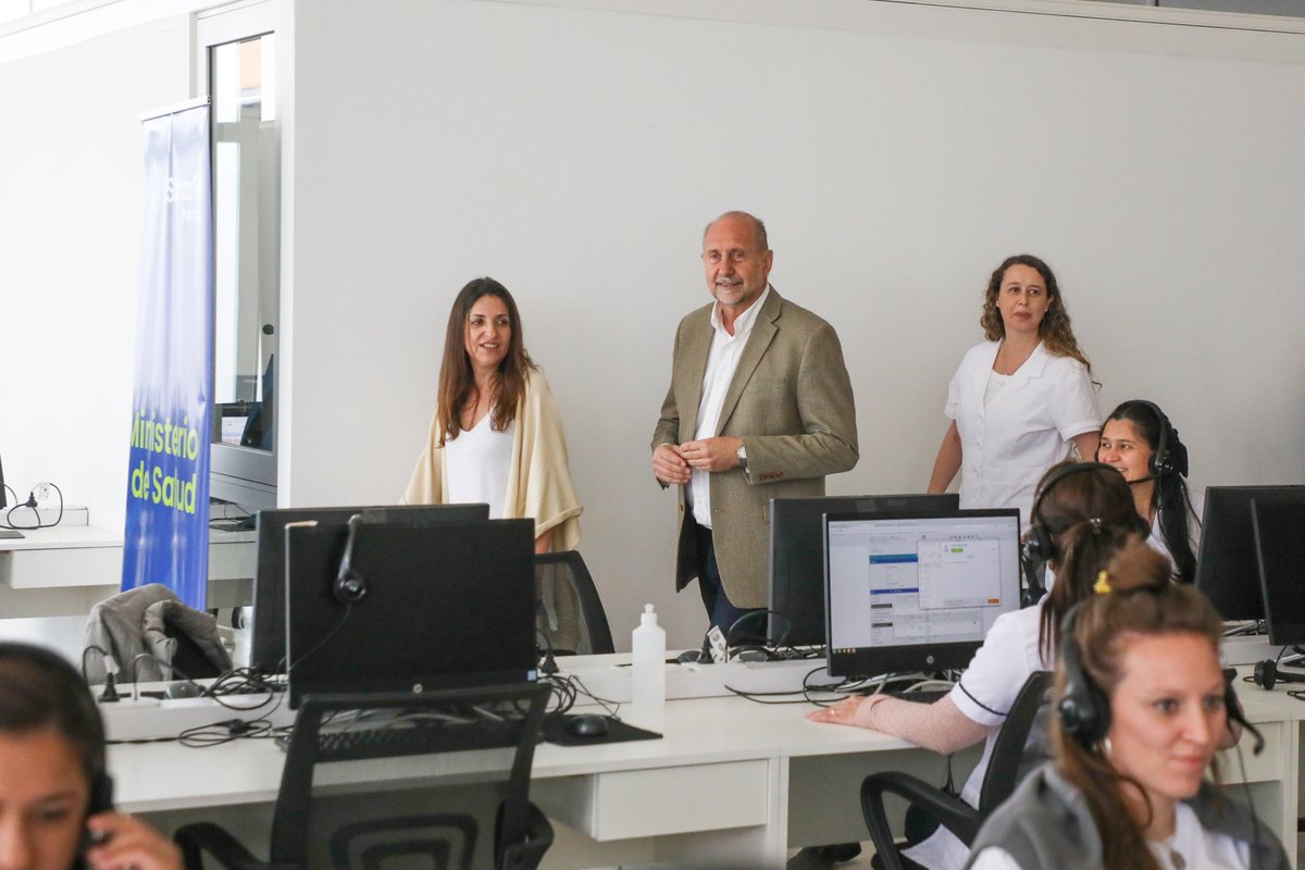 omarperotti's tweet photo. Seguimos ampliando las fronteras en la atención primaria de la salud. Convertimos el 0800 COVID en un Centro Coordinador de Red y TeleSalud para consultas médicas, que acorta distancias y tiempos. A través del programa #SantaFeMásConectada llegamos a los 365 pueblos y ciudades. https://t.co/aqGUefwD09