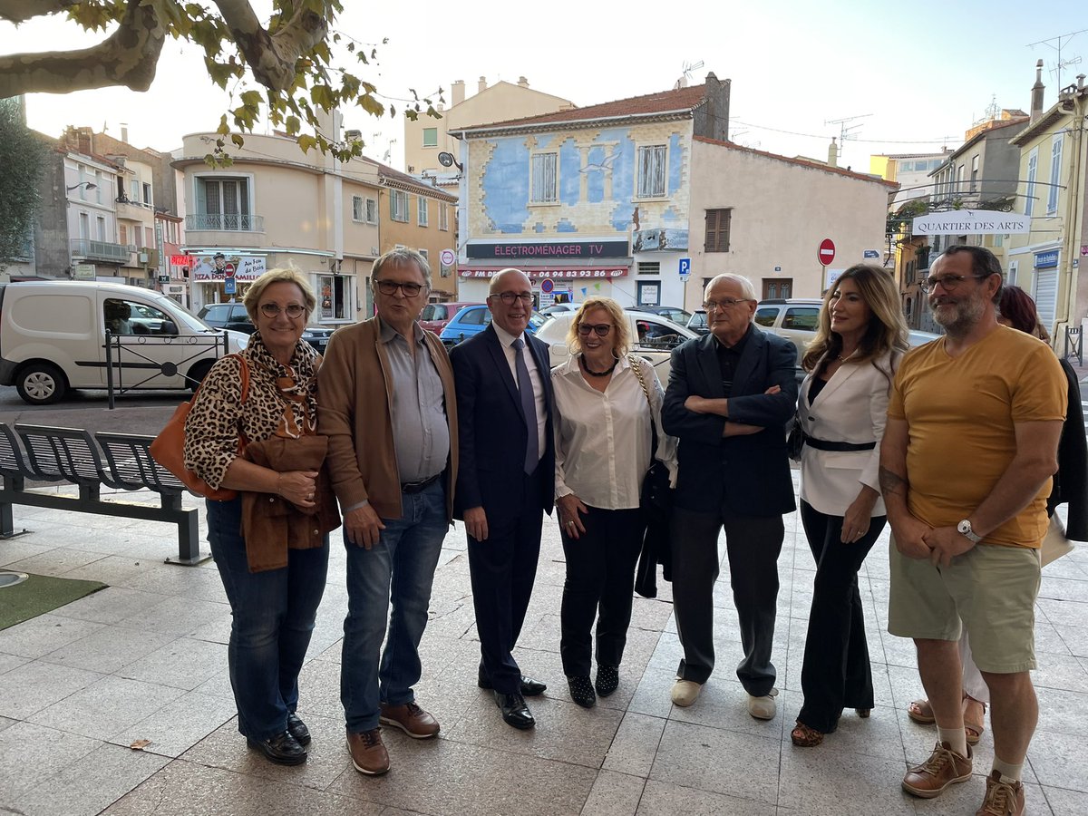 Heureux de retrouver les militants des LR du Var ce soir à Saint-Raphael aux côtés de Jean-Louis Masson, Frédéric Masquelier, Françoise Dumont, Philippe Vitel et Edith Audibert. 

Comme vous, j’ai toujours été fidèle à ma famille politique, comme vous, j’ai la droite au cœur !