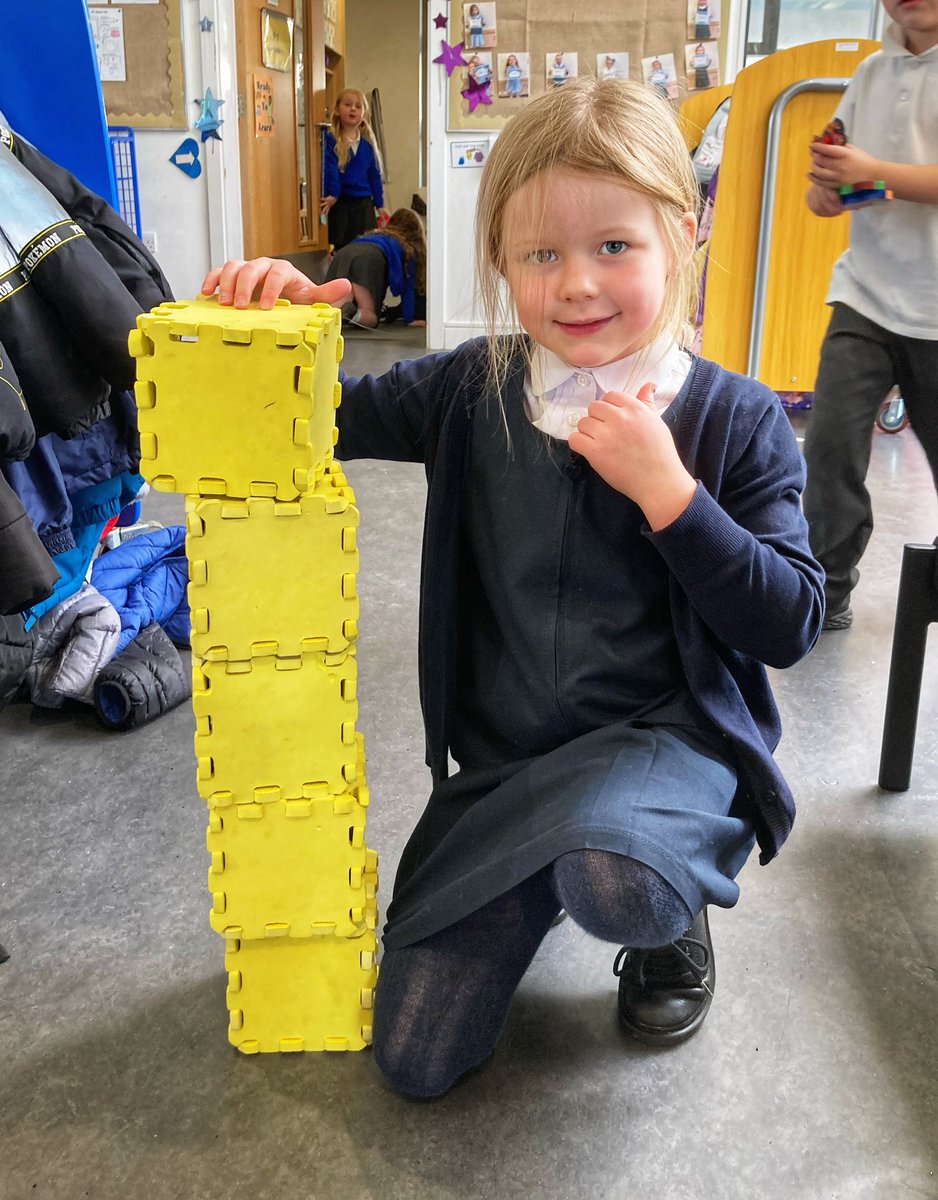 Cuiken_Primary's tweet photo. Learning through play! Building and investigating 3D shapes during Explore Time today in P2. https://t.co/AYgxUun174