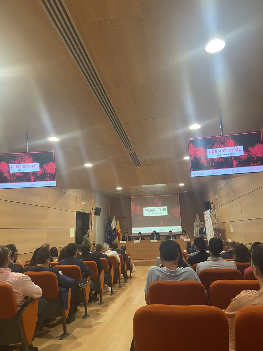 pblbretones's tweet photo. En unos minutos saldrán los ganadores #Premiopyme . Objetivo poner en valor el trabajo de las pequeñas y medianas empresas como generadoras de riqueza y creadoras de empleo. @bancosantander @CamaraGCanaria @GranCanariaCab @CamaraLanzarote @directo_lp #canarias #pymes #laspalmas https://t.co/iDqxNH0dSe
