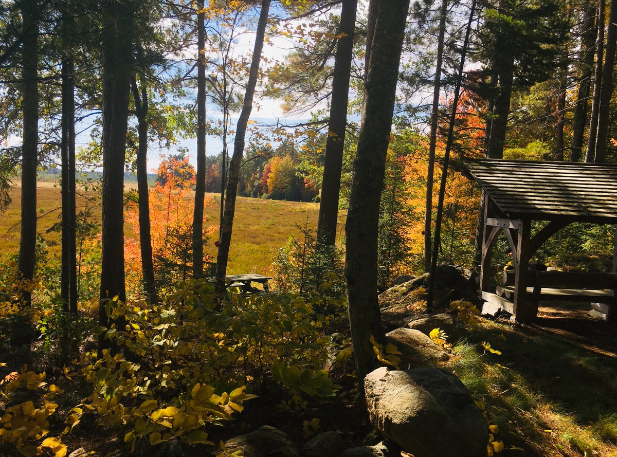 We have a FULL weekend lined up for y'all! 
Saturday morning from 9:30 am to 1 is the Dirty Squirrel Gravel Grind (a mountain bike race that ends at our gorgeous Overlook), and two Drive Up events! 
Sign up here: runsignup.com/Race/WI/Minocq…
🚴‍♀️🚵‍♀️🚴‍♂️🥇