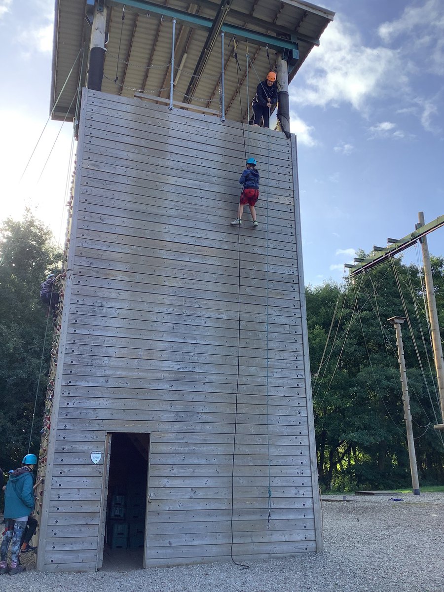 TudorHHVisits's tweet photo. Some fantastic Tudorites conquering the abseiling wall! https://t.co/HZ9ngSva2g