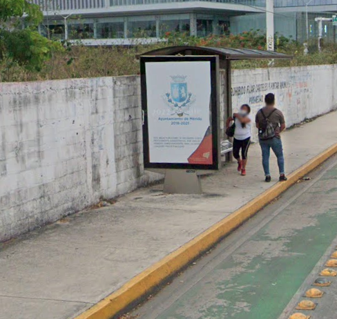 robcamr's tweet photo. Esto es el pan de cada día de todes y en especial de las #PcD. Si para los peatones sin discapacidad es un martirio para nosotros es un infierno. Barreras que el mismo gobierno pone y jura ser nuestro aliado. Exigimos #AccesibilidadUniversal y una #CiudadLibre de obstáculos.🌈♿️ https://t.co/WM7zcInj6U
