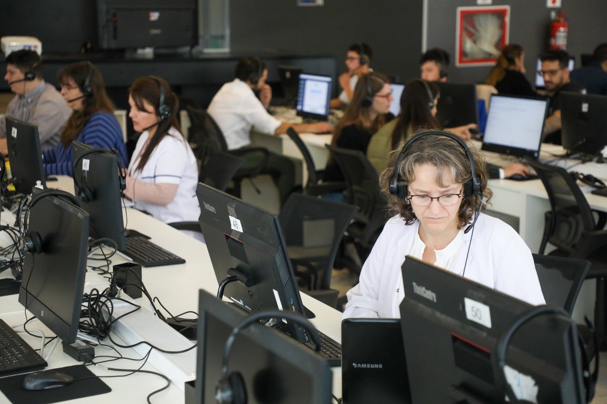 omarperotti's tweet photo. Seguimos ampliando las fronteras en la atención primaria de la salud. Convertimos el 0800 COVID en un Centro Coordinador de Red y TeleSalud para consultas médicas, que acorta distancias y tiempos. A través del programa #SantaFeMásConectada llegamos a los 365 pueblos y ciudades. https://t.co/aqGUefwD09
