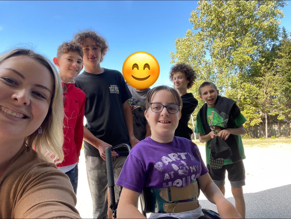 FaroughMs's tweet photo. It’s Walktober at LaSalle Public! The RISE community logged our first 15 minutes today. C said 85 to go until we have 100!. @gecdsbpro @alewislongmuir https://t.co/CR2gDG7LHS