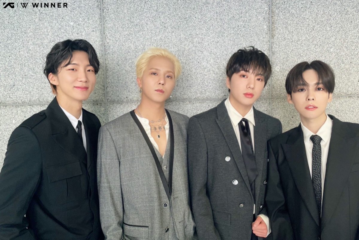 오라버니들 너무 젊어지셨어요 
세 분은 2015년 같고 한 분은 2018년 같네요..