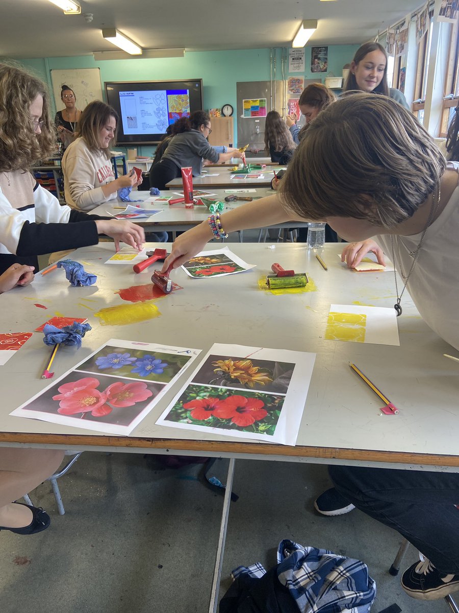 CreateFGS's tweet photo. Art, Craft and Design A Level taster sessions #blockprinting @FGS6thForm some lovely outcomes too https://t.co/1O40GGTjq9