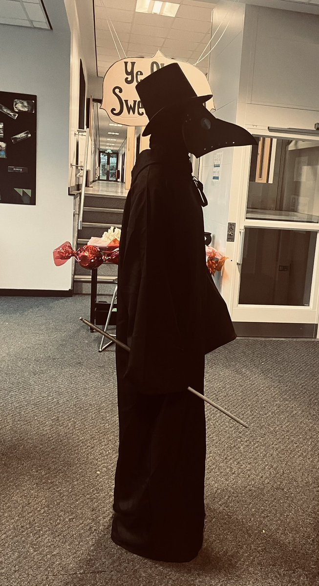 MaltbyAcademy's tweet photo. @scienceatma have had a visit from a #PlagueDoctor to combat the plague during the journey through time at the #MAOpenEvening2022 https://t.co/5cjSDxsgaC