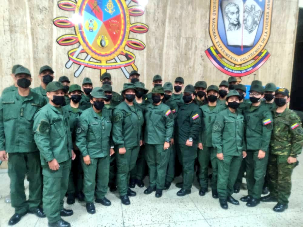 En pro de la superación personal, a través de la <a href="/direducejb/">Dirección de Educación</a> fueron llevados los Tropas Profesionales del EJB que estarán efectuado estudios de TSU a dedicación exclusivas en la <a href="/Unefa_VEN/">Unefa</a> por instrucciones del MG <a href="/FelixOsorioG/">Felix Osorio</a> CGEB.
#PuebloConTechoPropio #06Octubre