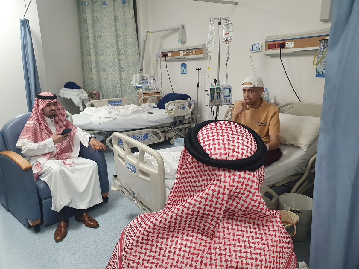زيارة الشيخ خالدبن محمد العجلان وأبنه تركي للصديق : ابراهيم السويلم في مستشفى جامعة الملك سعود بالرياض،  وذلك للاطمئنان على صحته ، مع دعواتهم له بالشفاء العاجل،