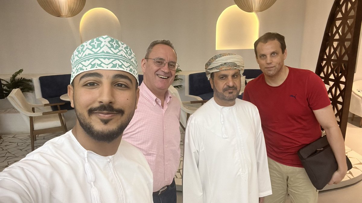 UykCom's tweet photo. سعيد بلقائي بسعادة هلال المعمري سفير سلطنة عمان في الأردن https://t.co/g7IztYc7Rm