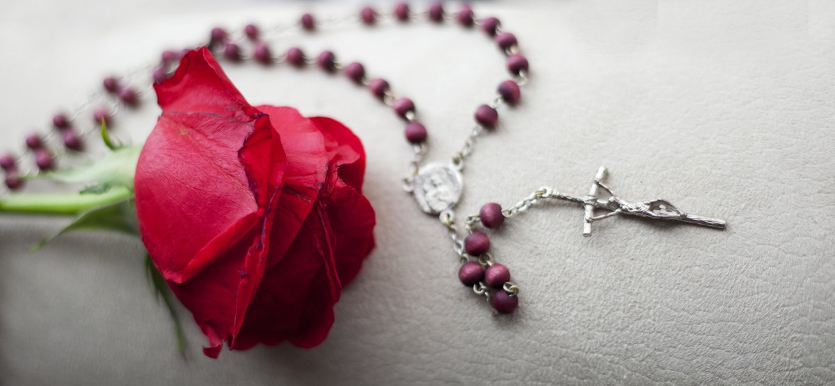 hablarconjesus_'s tweet photo. Recuerda que el rezo del santo Rosario vence al Enemigo.

#10minconjesusal #oracion #fe #rosario #maria #amor #intersecion #enemigos #rosary https://t.co/F8BV9rX9ma