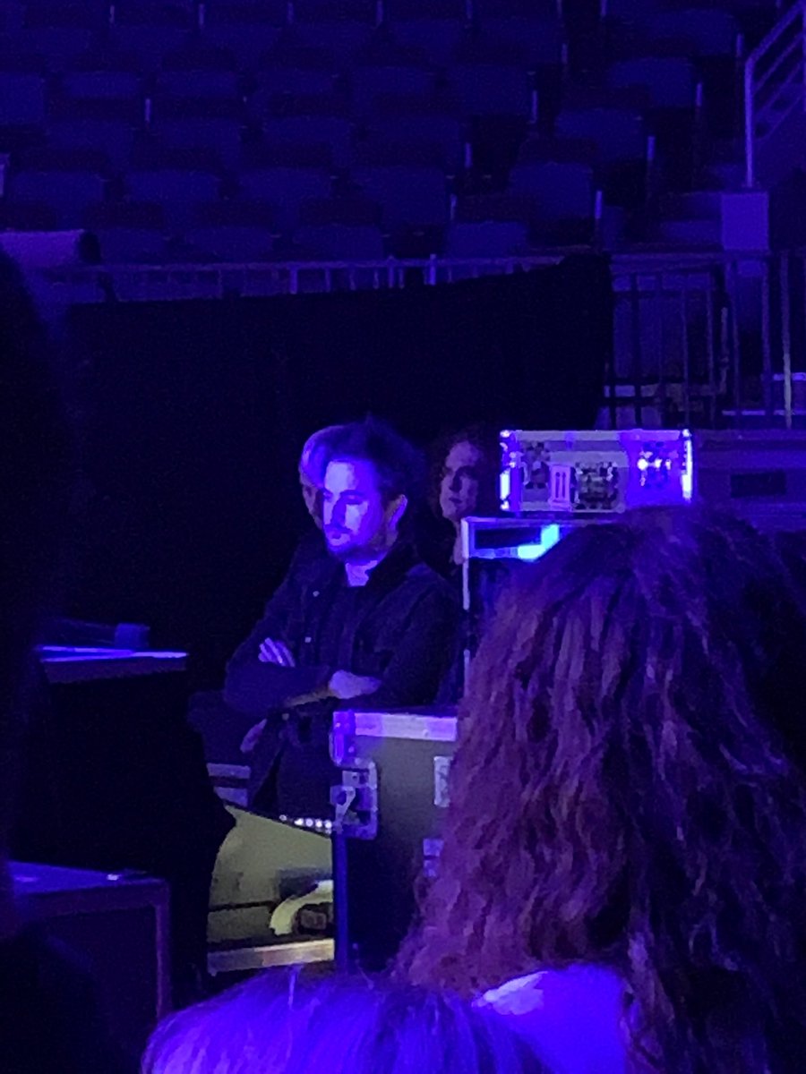 A bit blurry but first RS sighting behind Eden watching the Sad.