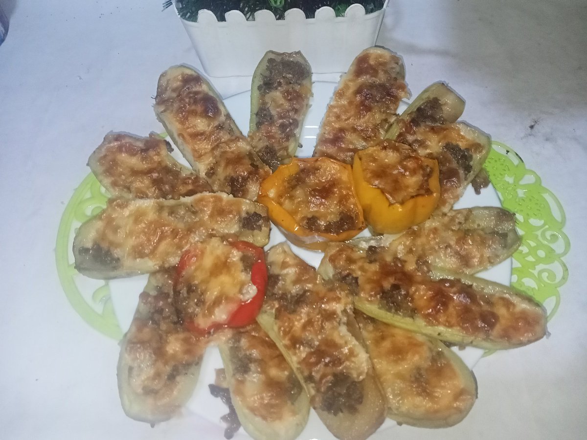 #اول_مره_اطبخ  اول مره اطبخ قوراب الكوسه باللحمه المفرومه 😋😋