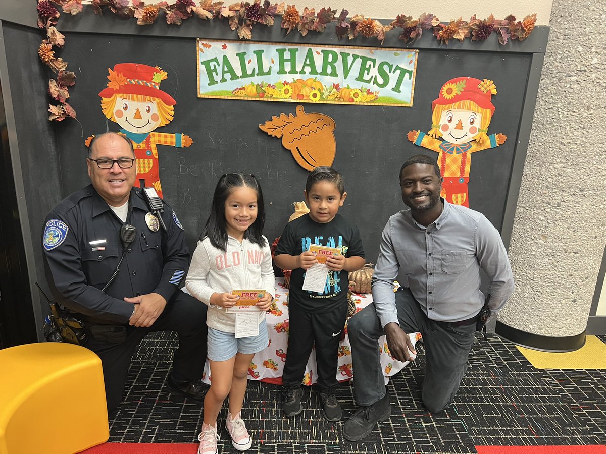 VVUSDPDSGT's tweet photo. Excited to award these two awesome “Wildcats” at @vvusdbethune with a Positive Citation for doing such a great job in class!! @VVUSDPD https://t.co/jkLeH99kLD