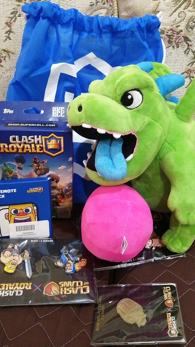 Thank you so much <a href="/ClashRoyale/">Clash Royale</a> <a href="/supercell/">Supercell</a> for the awesome gift 😍🥳