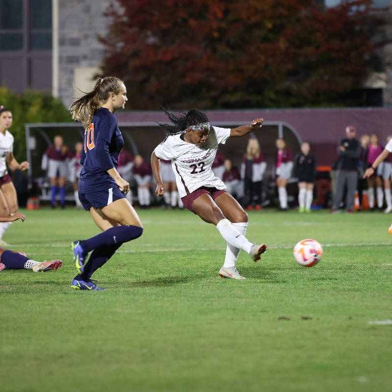 HokiesWSoccer's tweet photo. Taylor Bryan scored the equalizer with less than a minute to go! ⚽️🦃 

#CommonwealthClash @SmithfieldBrand