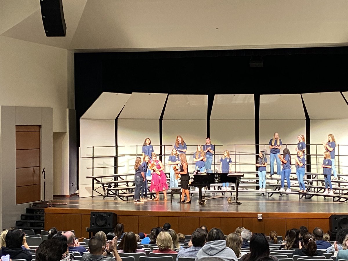 HeritageBroncos's tweet photo. Shout out to our top HMS choir Bella Voce! #welldone #proudtobeabronco https://t.co/nLdXumEtb2