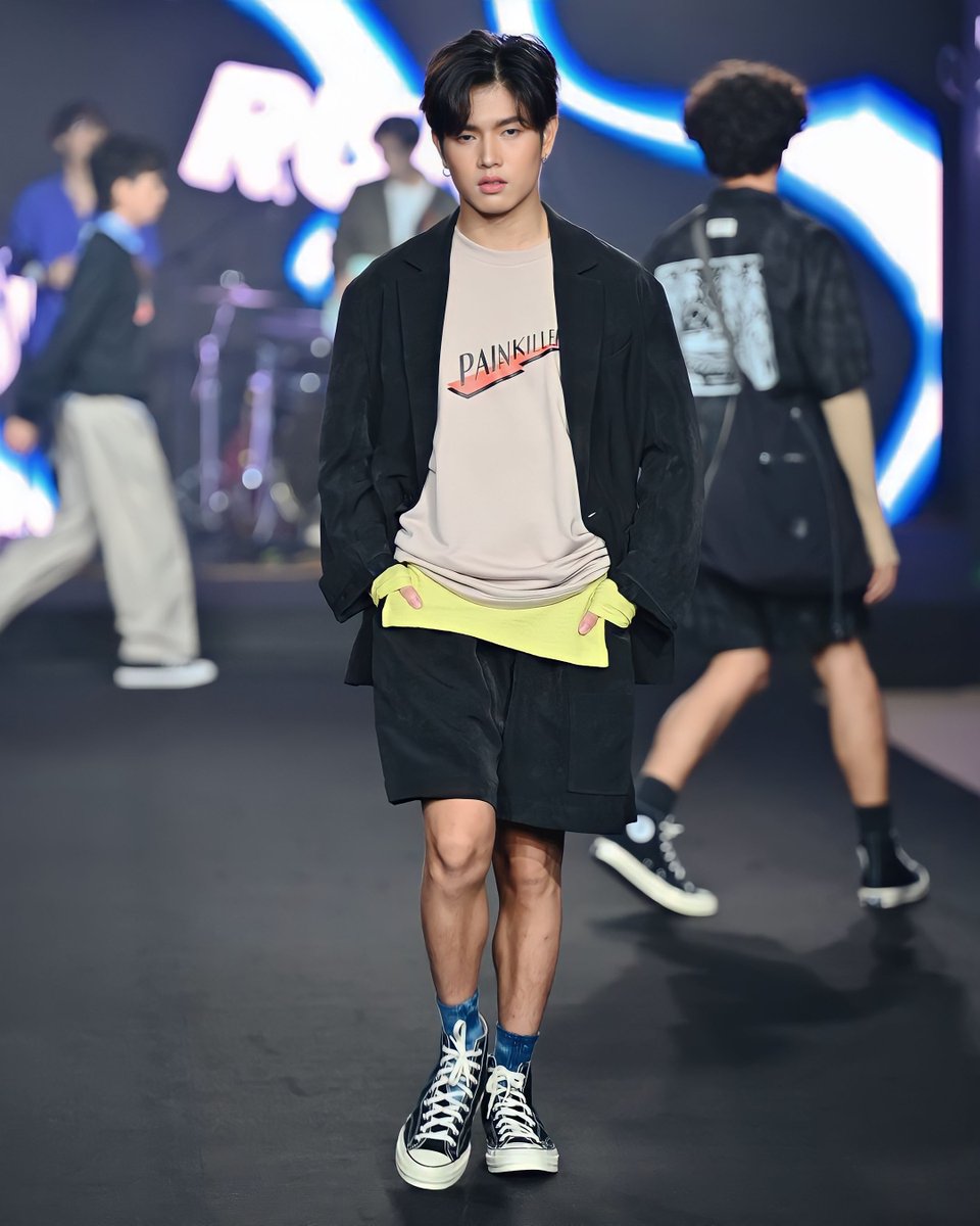 kaownah_fanclub's tweet photo. เพราะทุกที่คือ Runway เดินสับไปเลยจ้า [2022.10.08] 💚 

@kaownah9 @turbotbb
@PAINKILLER_ATLR
#PAINKILLERArtsClub
#PAINKILLERatelier 
#kaownah
#ก้าวหน้าครับผม
#ก้าวหน้าเทอร์โบ
#Shopee1010xThaiDesigner
#ShopeePremiumTH https://t.co/QVd9fmL2yG