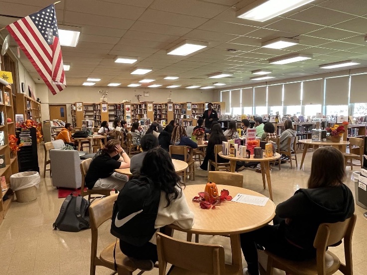 EKirmssKeating's tweet photo. College visits are in full swing at RCK &amp; JJ! We are so lucky to have Admissions Counselors from various colleges share their expertise with our students! @WCSDEmpowers @dpseipp @johnjayseniorhs @binghamtonu @nyuniversity https://t.co/SlCGoto5vr
